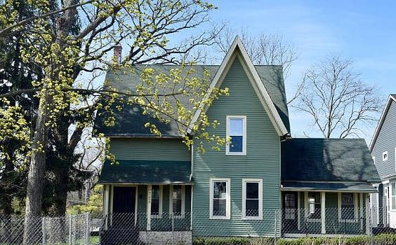 Carpenter Front Before Remodeling Image Before - BrightLeaf Homes